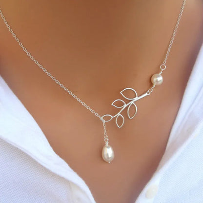 Minimalist Pearl Pendant Necklace